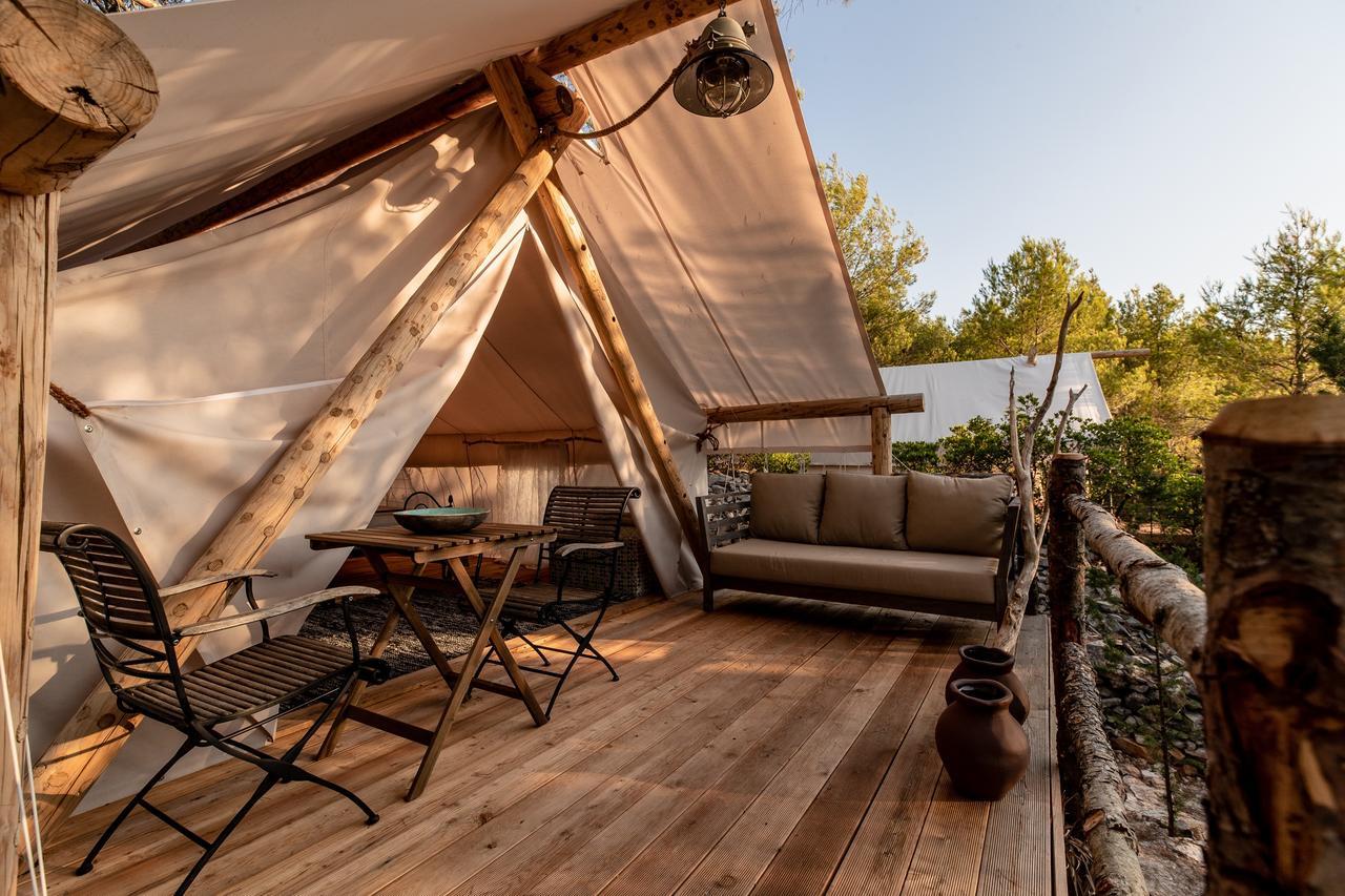 Plage Cachee - Glamping Vrboska Exteriér fotografie