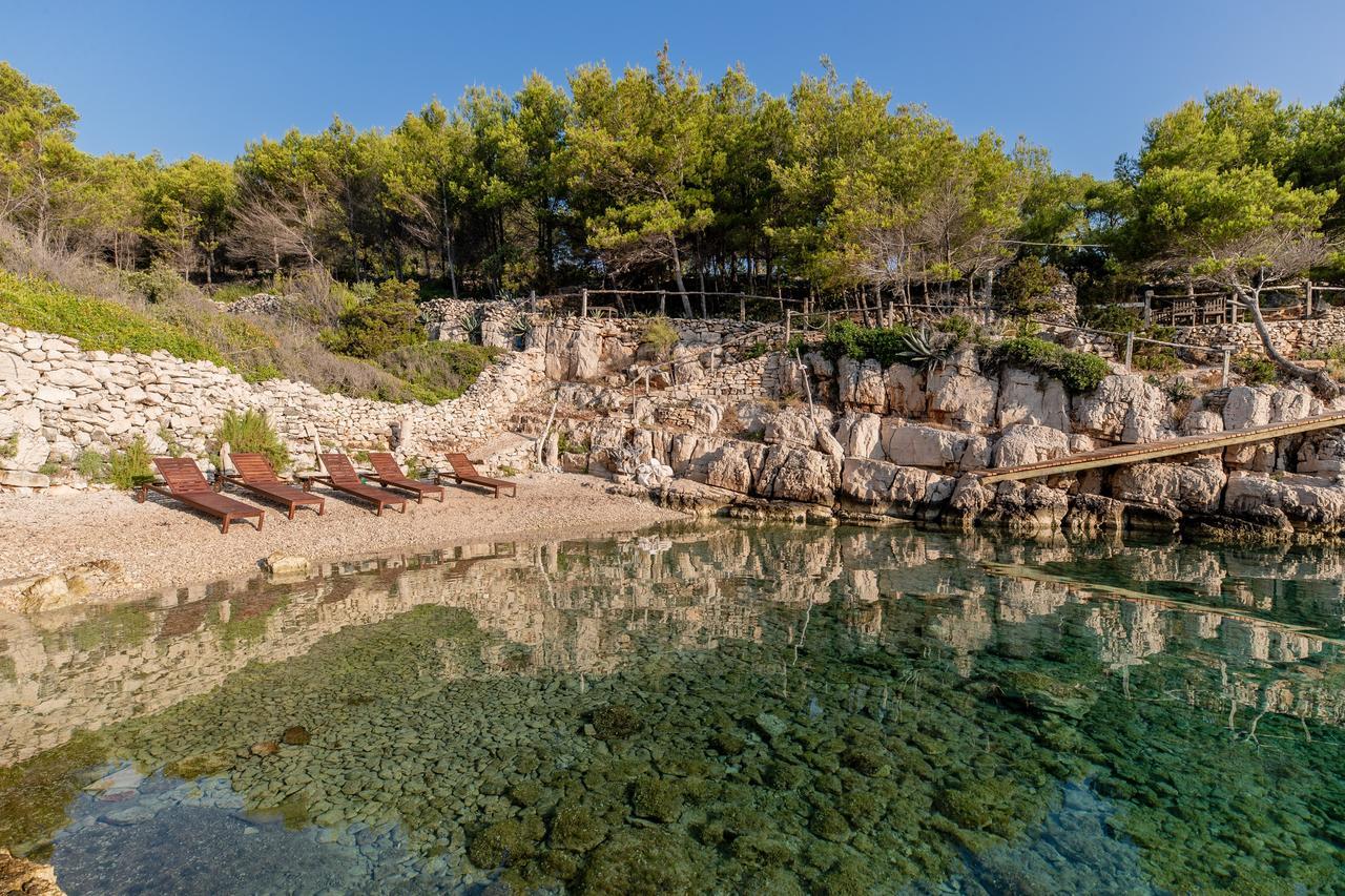 Plage Cachee - Glamping Vrboska Exteriér fotografie